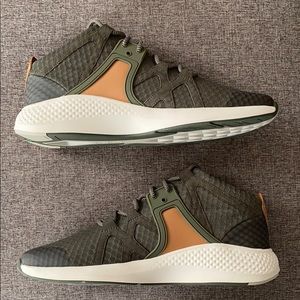 Timberland Men’s Flyroam Chukka Shoe
